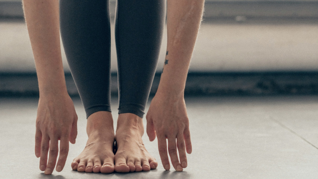 stretching_athletics_warm_up_unsplash