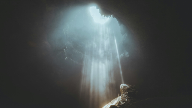 cave_entrance_light_unsplash