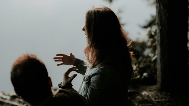 conversation_friends_lake_unsplash