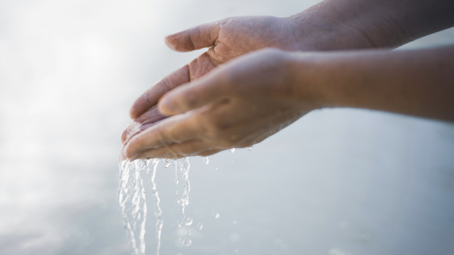 hands_water_baptism_unsplash