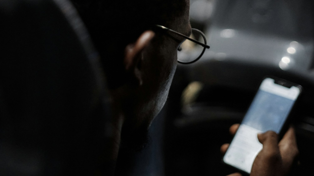 man_commuting_phone_media_unsplash