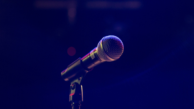 microphone_stage_lights_unsplash