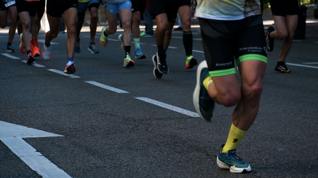 racers_running_race_group_unsplash