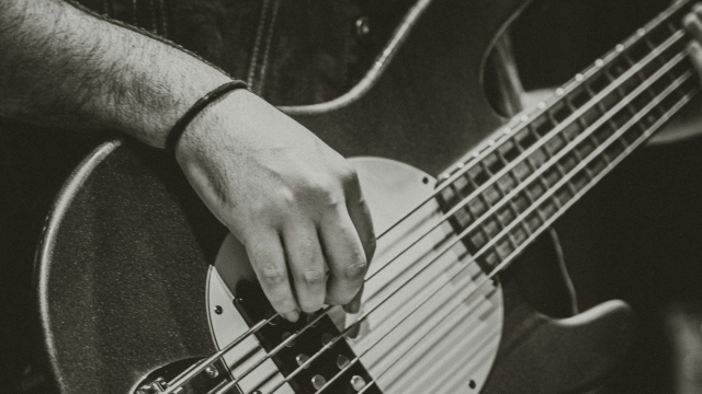 rock_bass_guitar_punk_unsplash